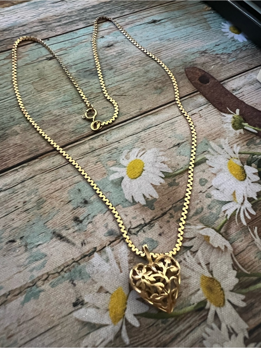 14K Gold Heart Pendant Necklace - Picture 7 of 9